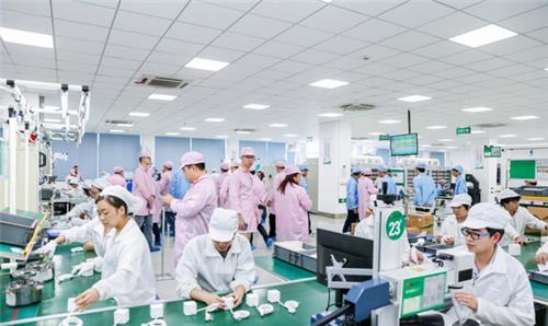 中国“佛系富豪” 身价400亿，25年坚守一个产品，打造国民个人护理电器传奇